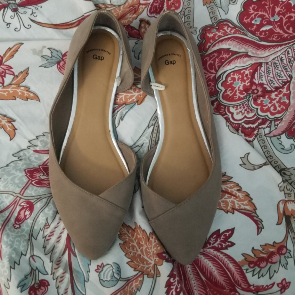 Nude flats